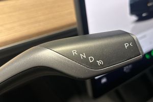 Tesla Model Y bild 14