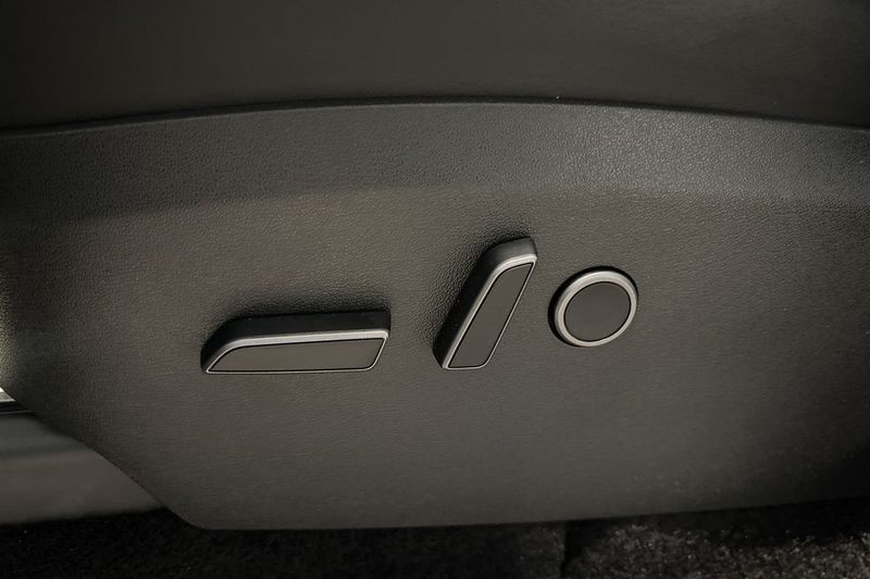 Tesla Model Y bild 23