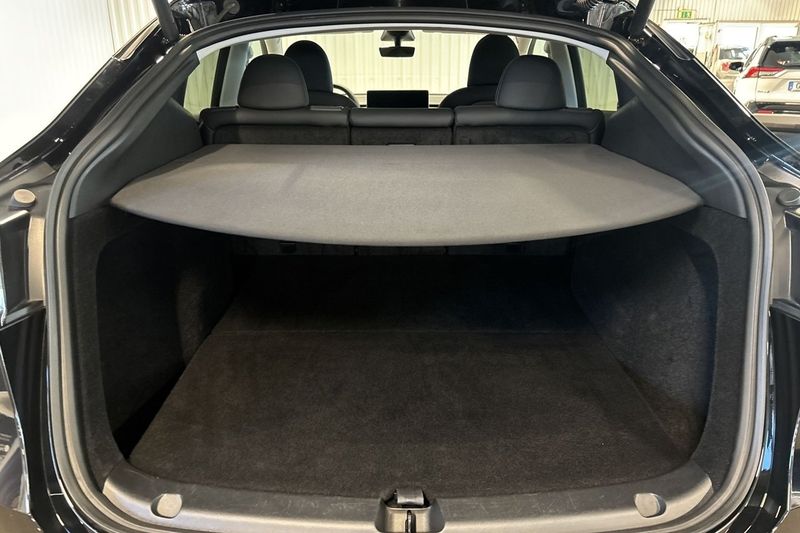 Tesla Model Y bild 27