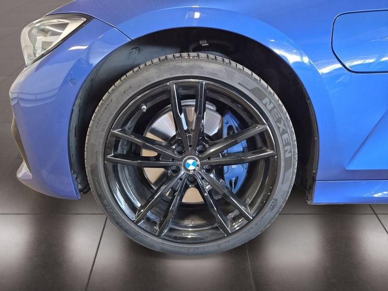 BMW 330 bild 9
