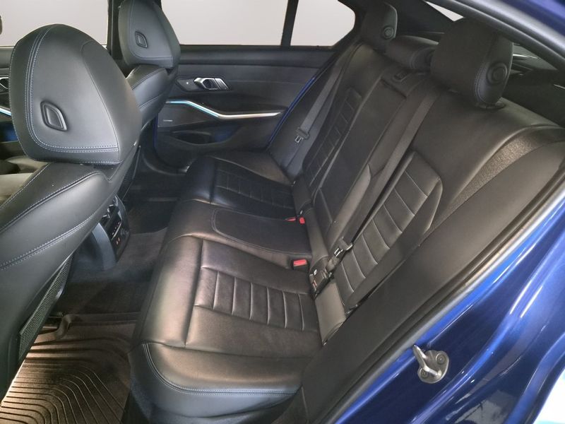 BMW 330 bild 15
