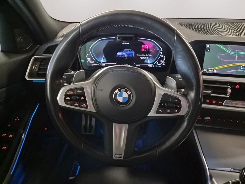 BMW 330 bild 18