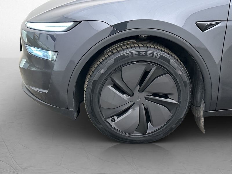 Tesla Model Y bild 32