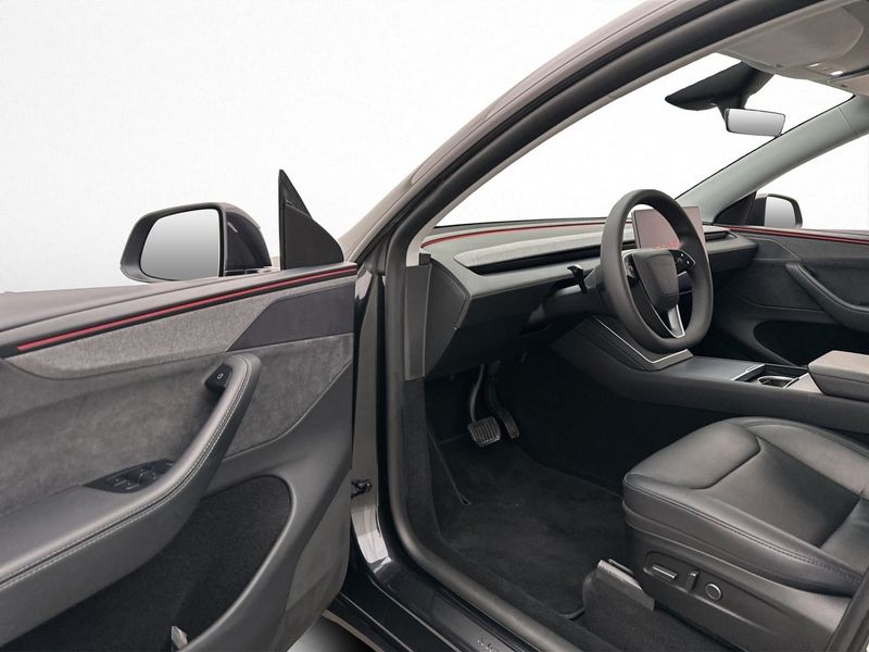 Tesla Model Y bild 13