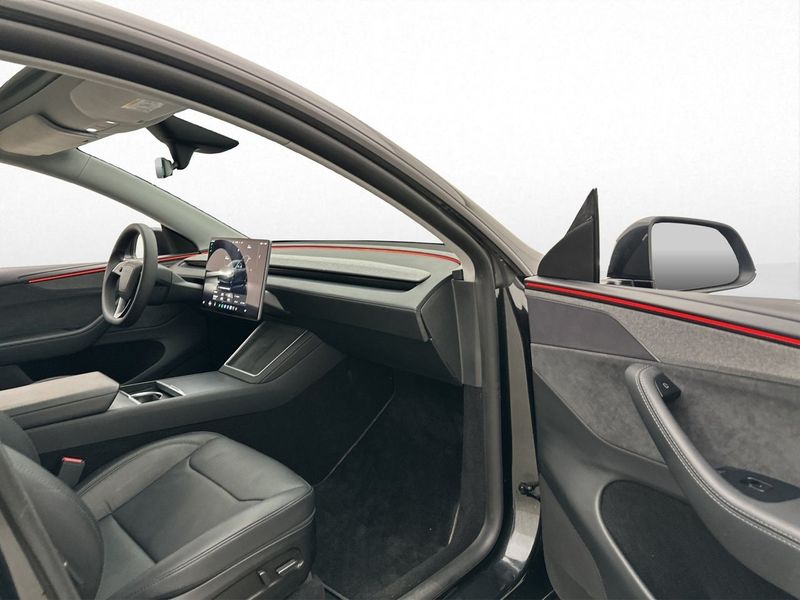 Tesla Model Y bild 31