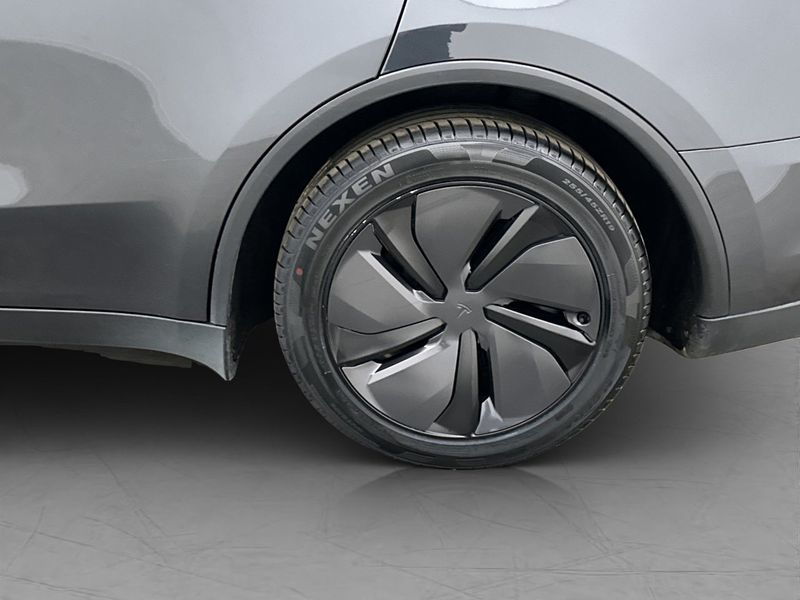 Tesla Model Y bild 33
