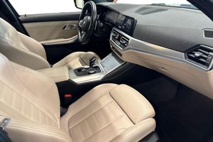 BMW 330 bild 9