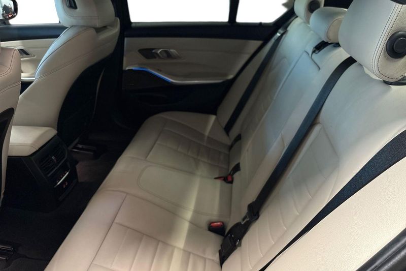 BMW 330 bild 12