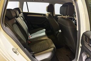 Volkswagen Passat bild 8