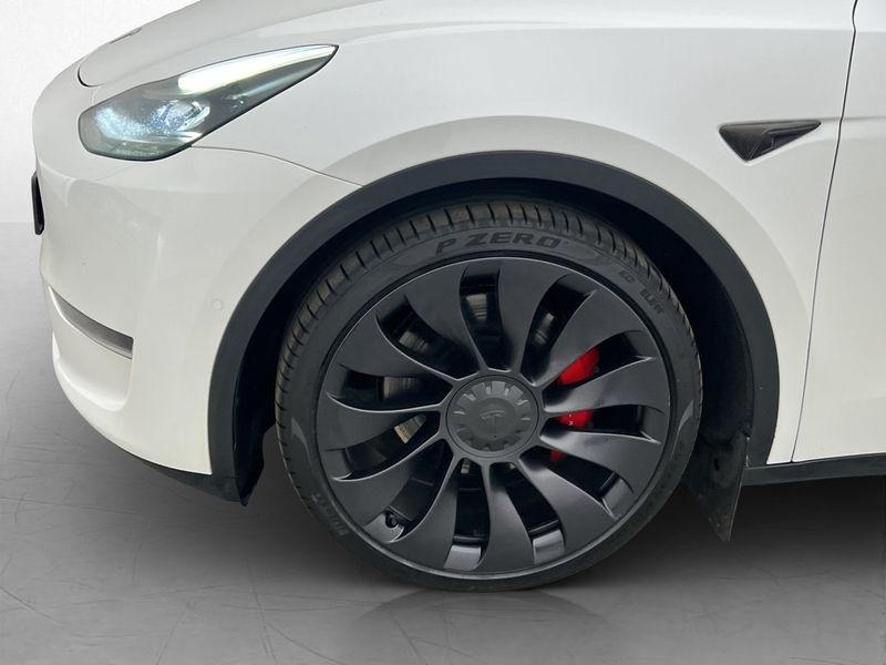 Tesla Model Y bild 32