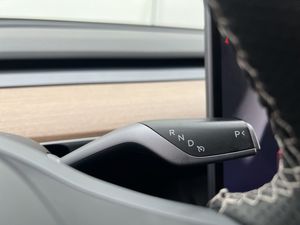 Tesla Model Y bild 17