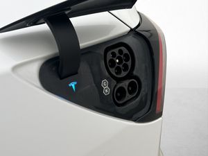 Tesla Model Y bild 31
