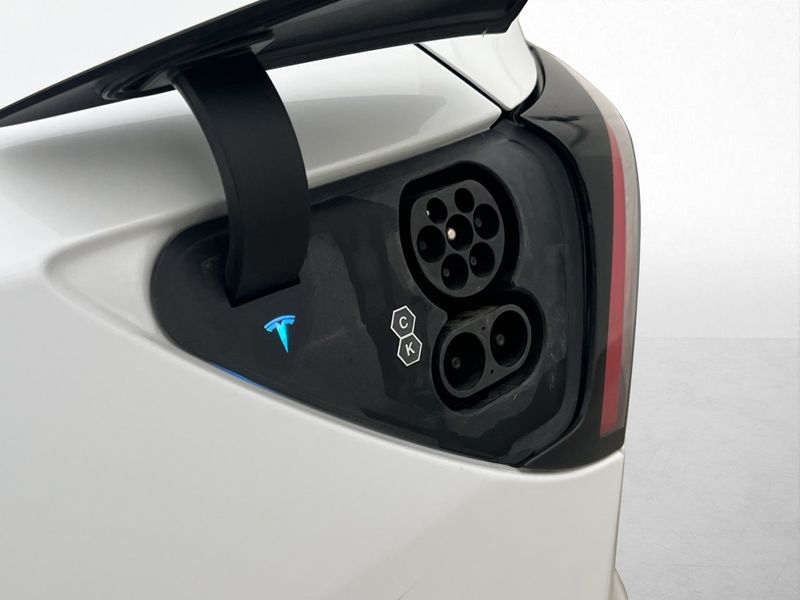 Tesla Model Y bild 31