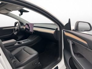 Tesla Model Y bild 28