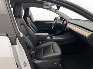 Tesla Model Y bild 27