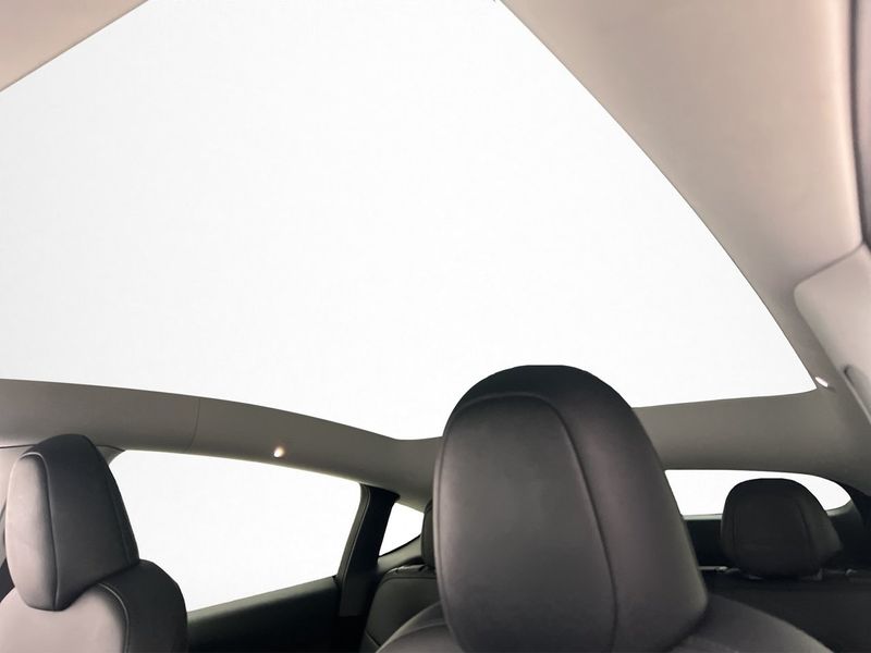 Tesla Model Y bild 13