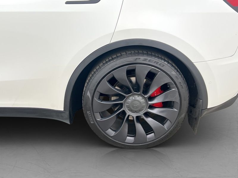 Tesla Model Y bild 33