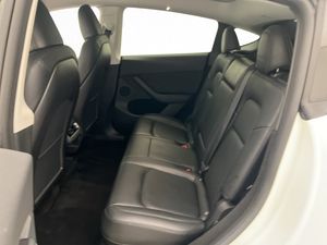 Tesla Model Y bild 29