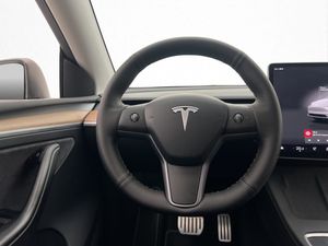 Tesla Model Y bild 14