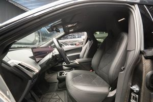 BMW iX bild 18