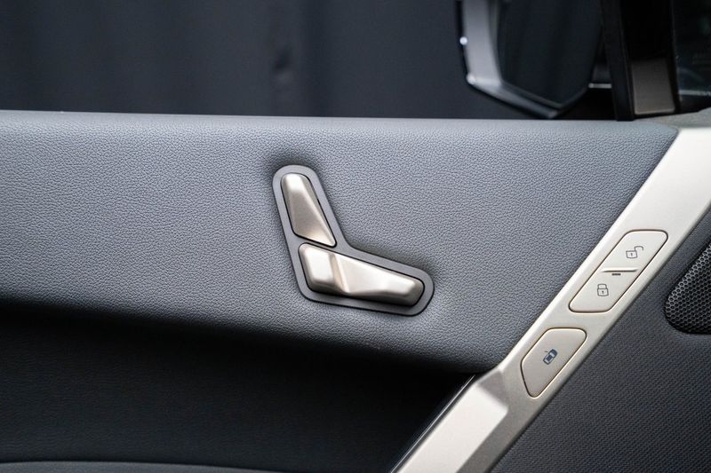 BMW iX bild 16
