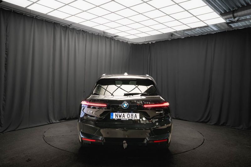 BMW iX bild 8