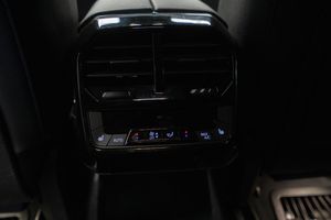 BMW iX bild 21