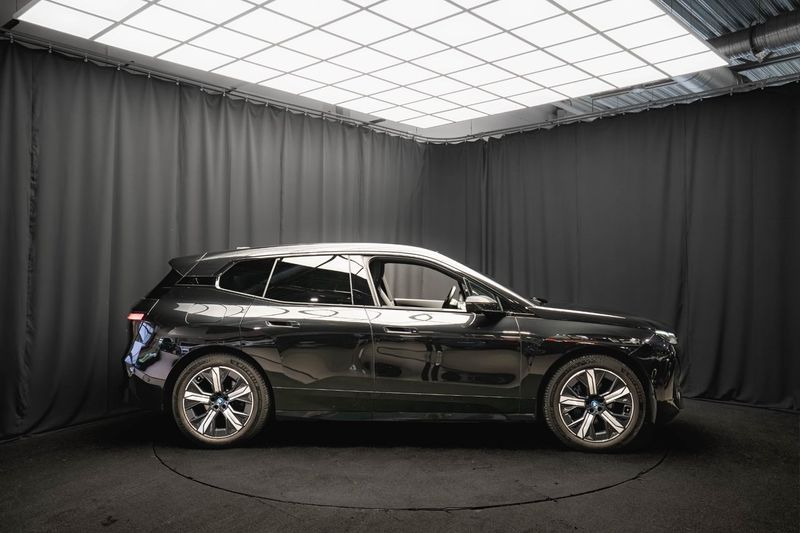 BMW iX bild 6