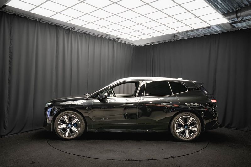 BMW iX bild 10