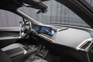 BMW iX bild 15