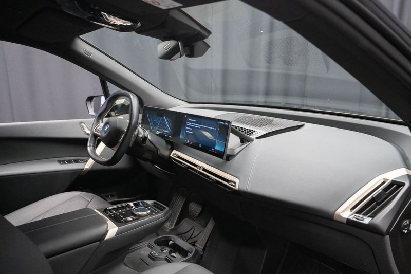 BMW iX bild 15