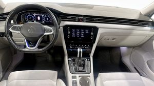 Volkswagen Passat bild 10