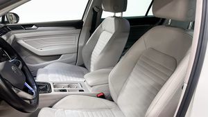 Volkswagen Passat bild 8