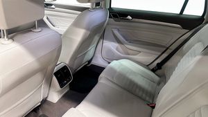 Volkswagen Passat bild 11