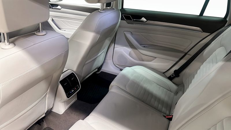 Volkswagen Passat bild 11