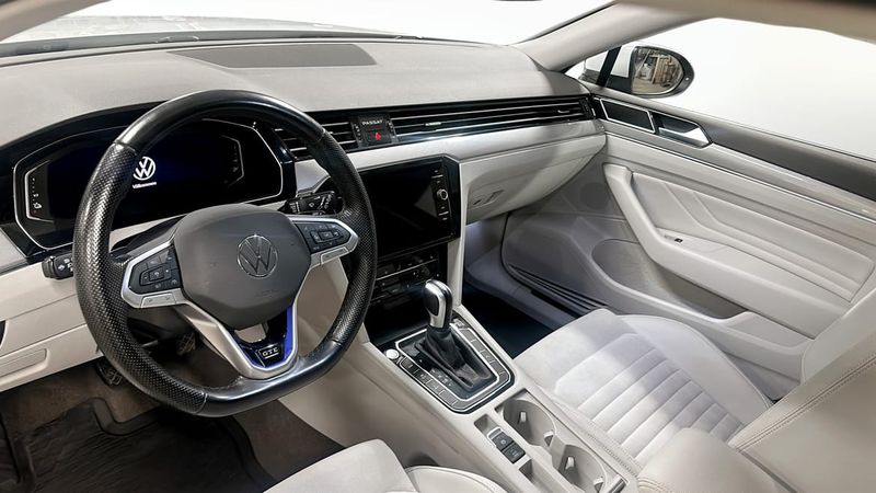 Volkswagen Passat bild 7