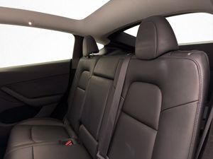 Tesla Model Y bild 18