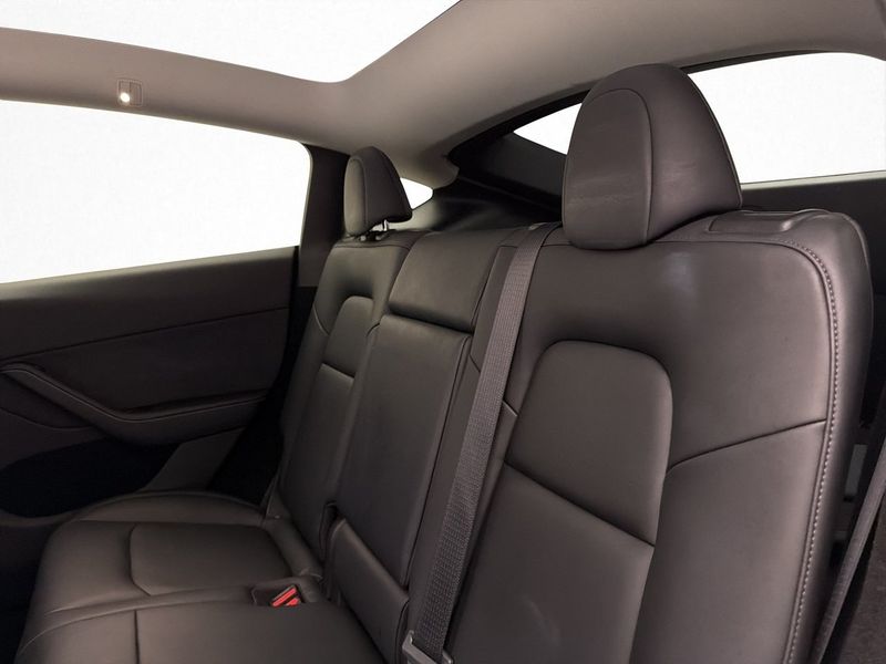 Tesla Model Y bild 18