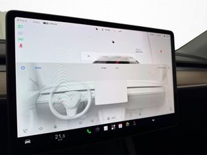 Tesla Model Y bild 25
