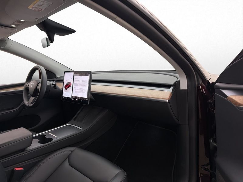 Tesla Model Y bild 17