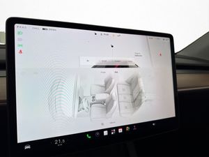 Tesla Model Y bild 26