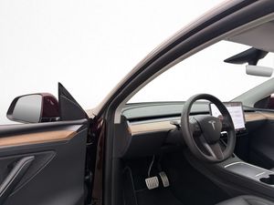 Tesla Model Y bild 13