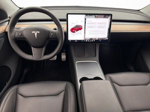 Tesla Model Y bild 15