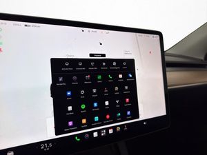 Tesla Model Y bild 27