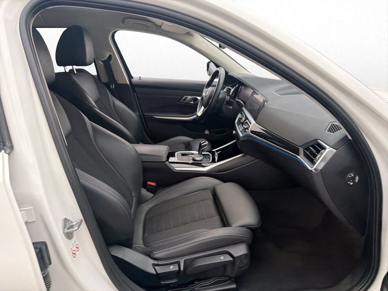 BMW 330 bild 15