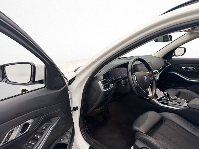 BMW 330 bild 12