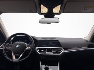 BMW 330 bild 14