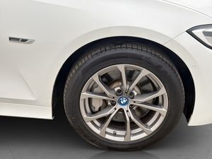 BMW 330 bild 10