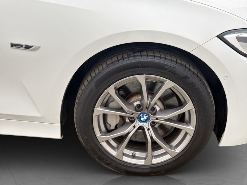 BMW 330 bild 10