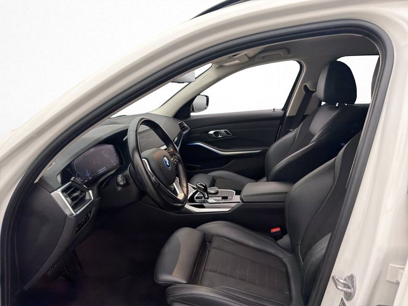 BMW 330 bild 13